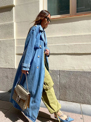 Dames trenchcoat in trendy denimlook